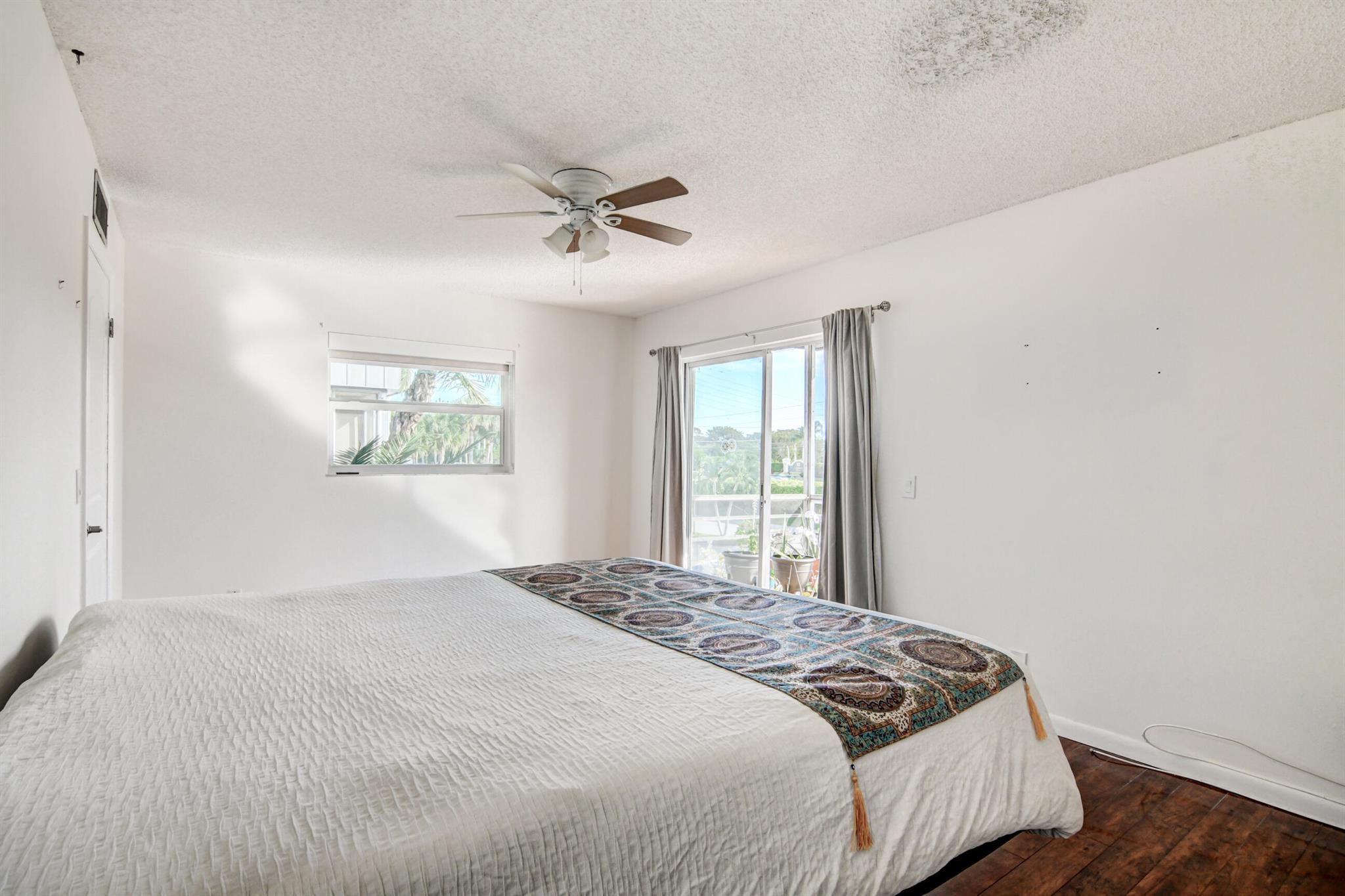 KINGS POINT BURGUNDY COND - Residential Lease