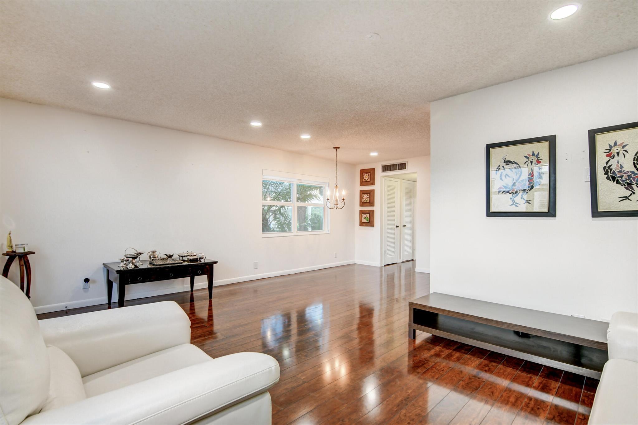 KINGS POINT BURGUNDY COND - Residential Lease