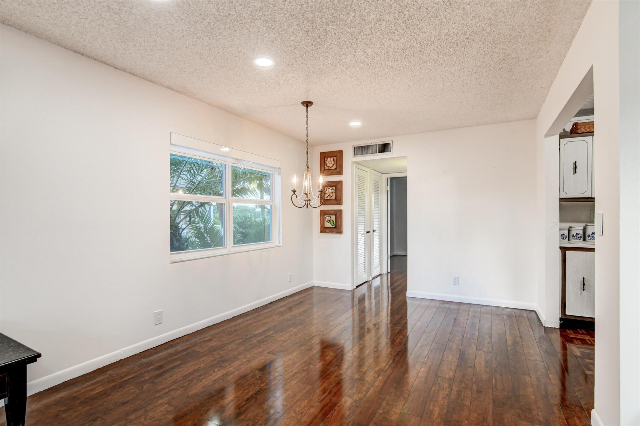 KINGS POINT BURGUNDY COND - Residential Lease