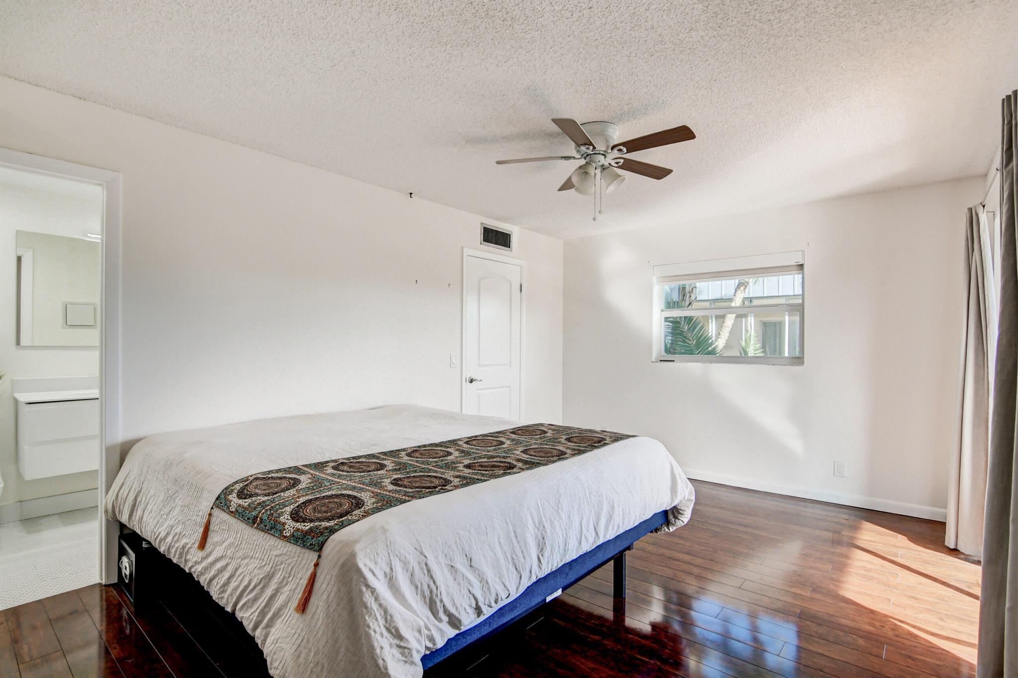 KINGS POINT BURGUNDY COND - Residential Lease