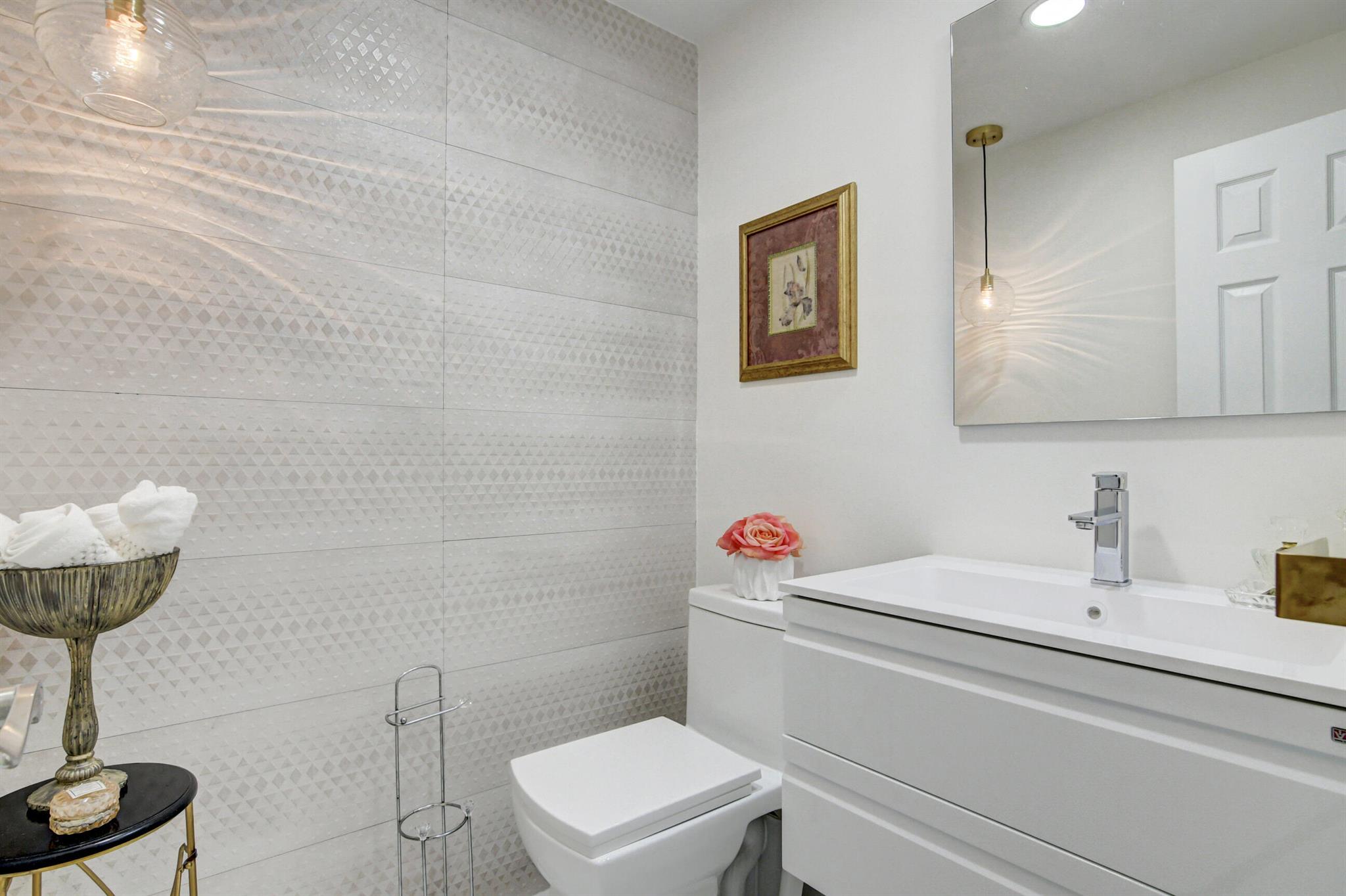 KINGS POINT BURGUNDY COND - Residential Lease