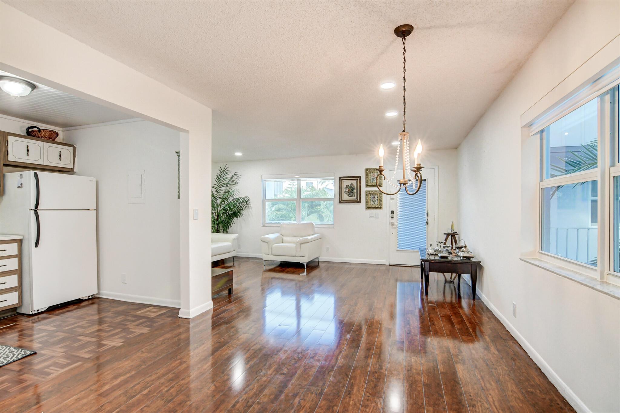 KINGS POINT BURGUNDY COND - Residential Lease