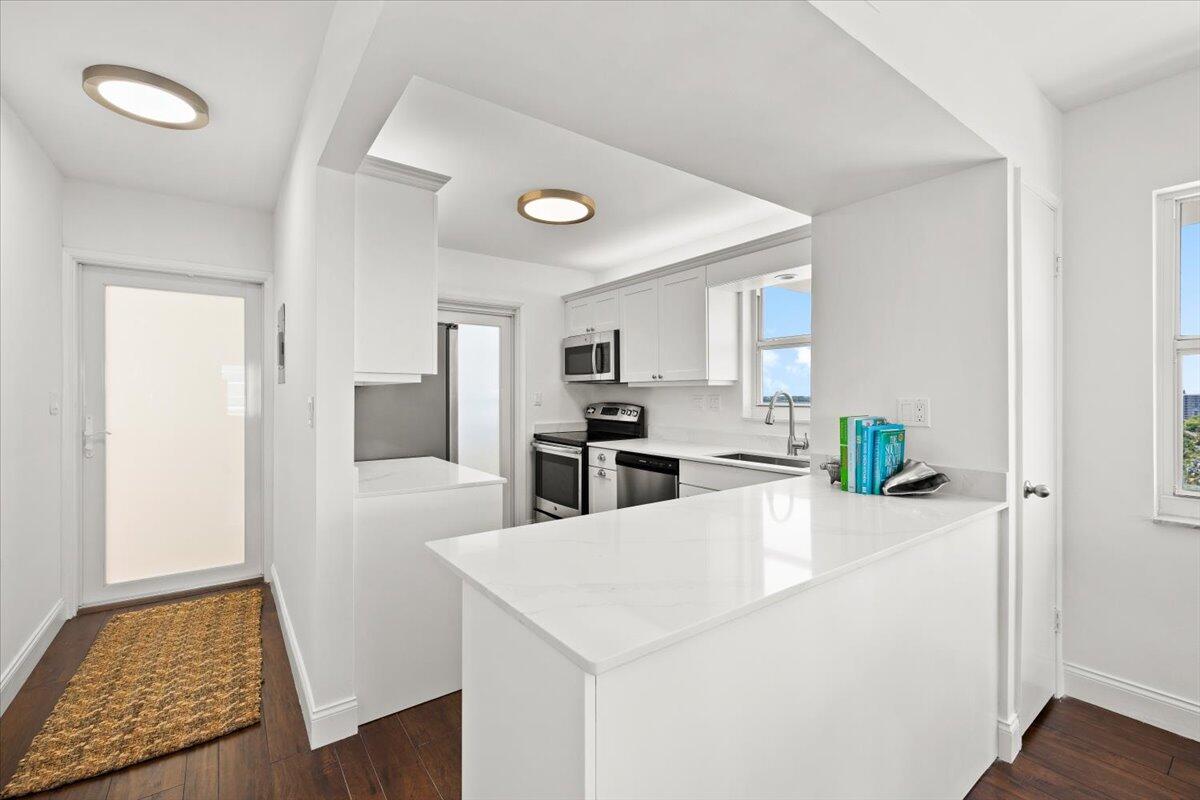 1630 N Ocean Boulevard 1011