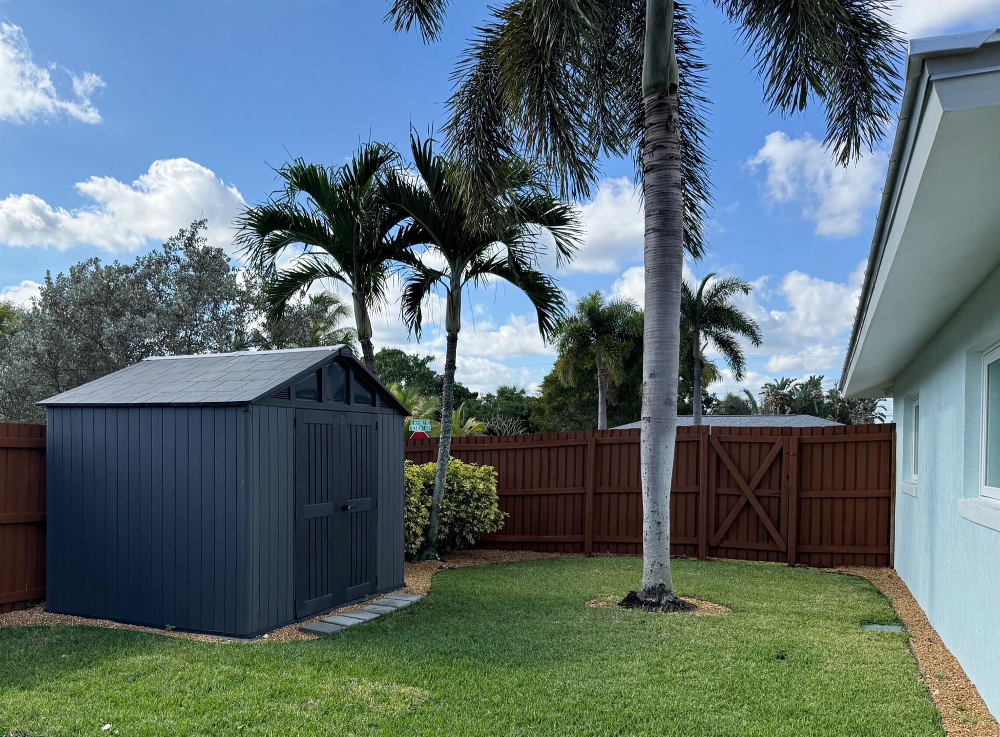 RIVERSIDE DRIVE PARK SEC - Residential Lease