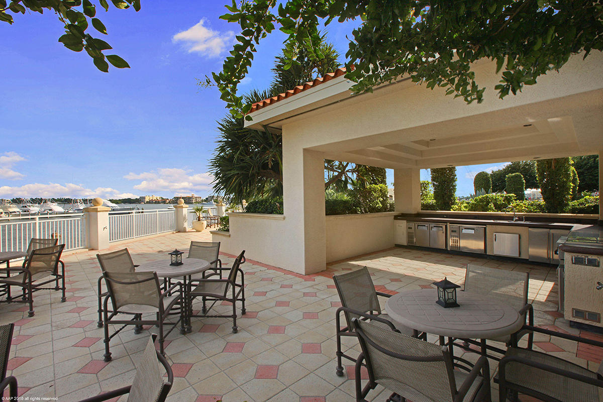 ONE WATERMARK PLACE OF TH - Residential