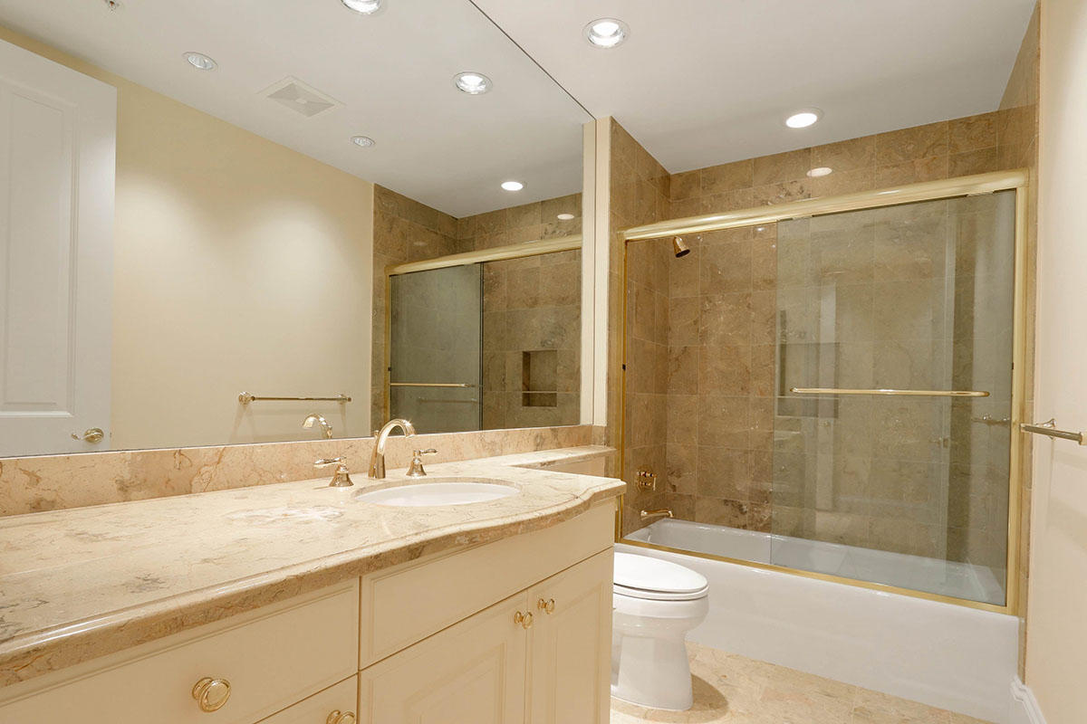 ONE WATERMARK PLACE OF TH - Residential