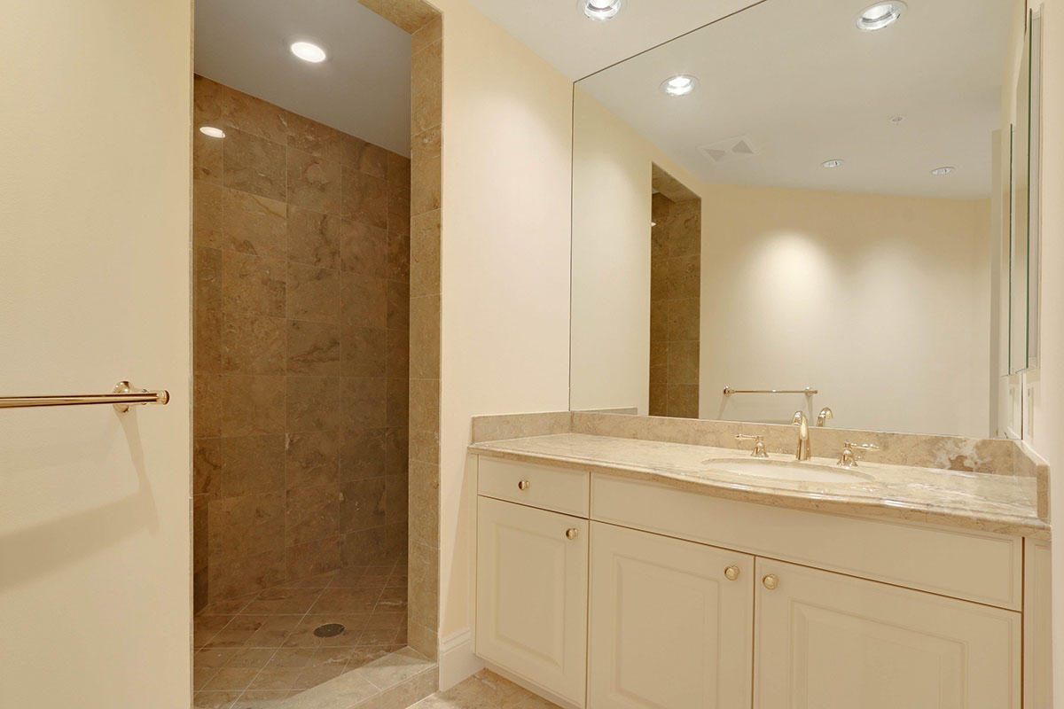 ONE WATERMARK PLACE OF TH - Residential