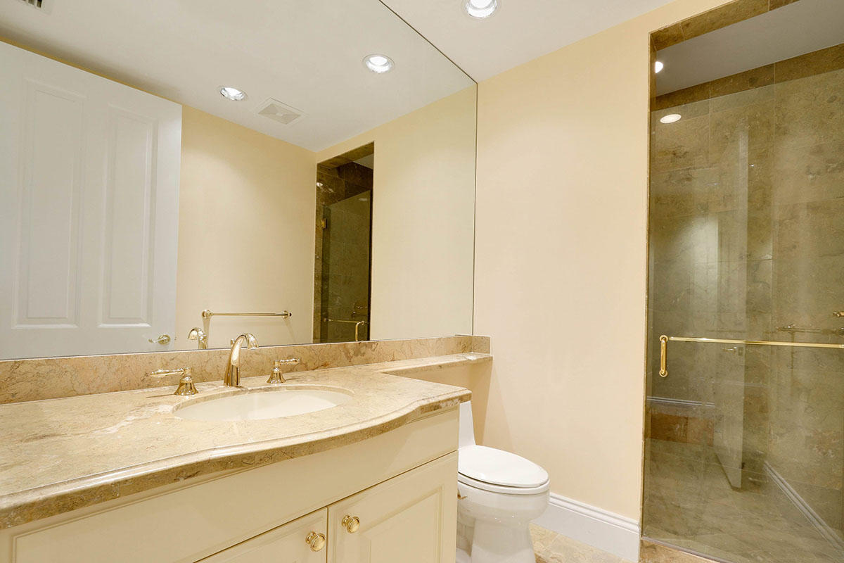 ONE WATERMARK PLACE OF TH - Residential