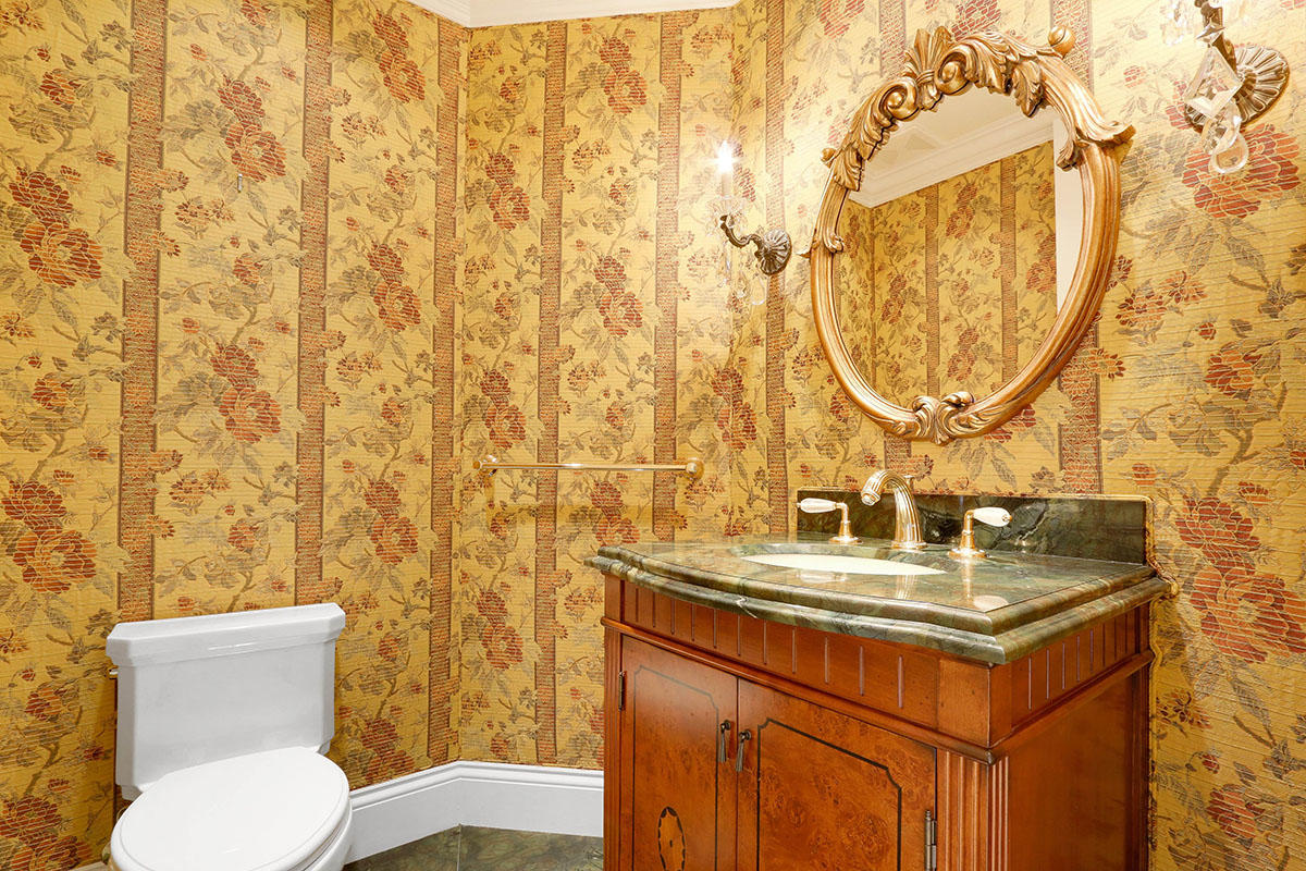 ONE WATERMARK PLACE OF TH - Residential