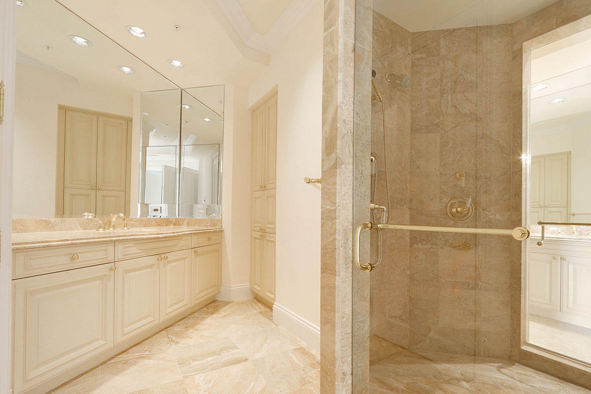 ONE WATERMARK PLACE OF TH - Residential