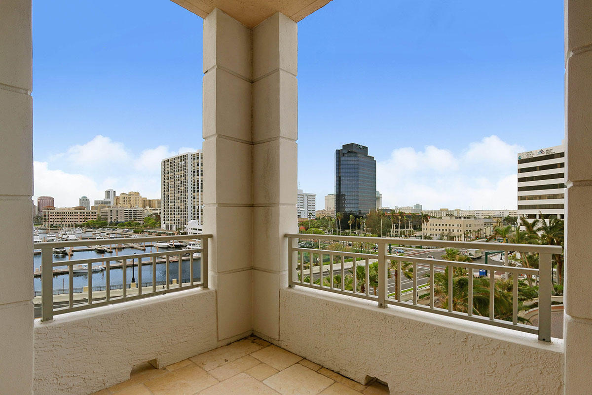 ONE WATERMARK PLACE OF TH - Residential