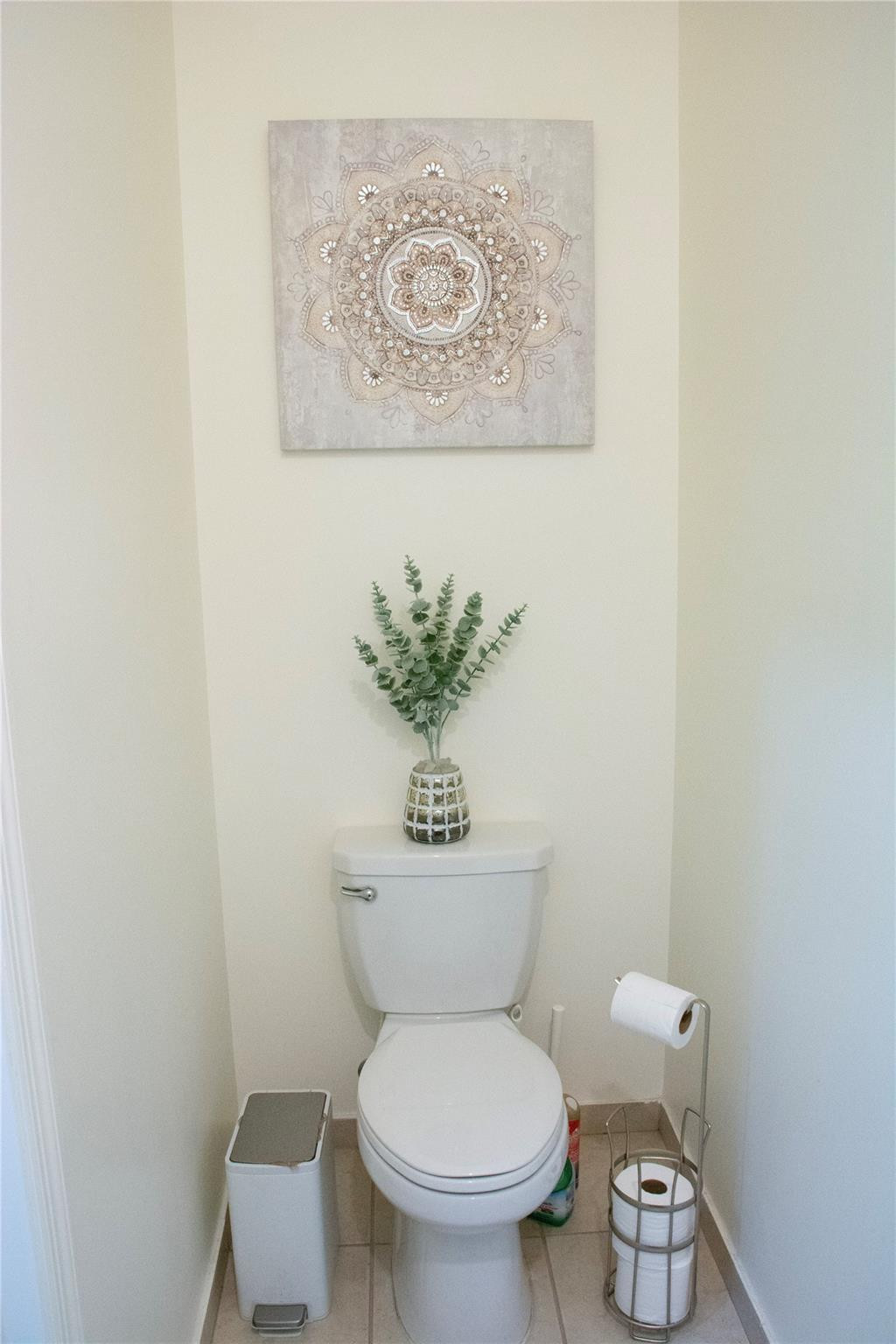 VIA VENTURA - Residential Lease