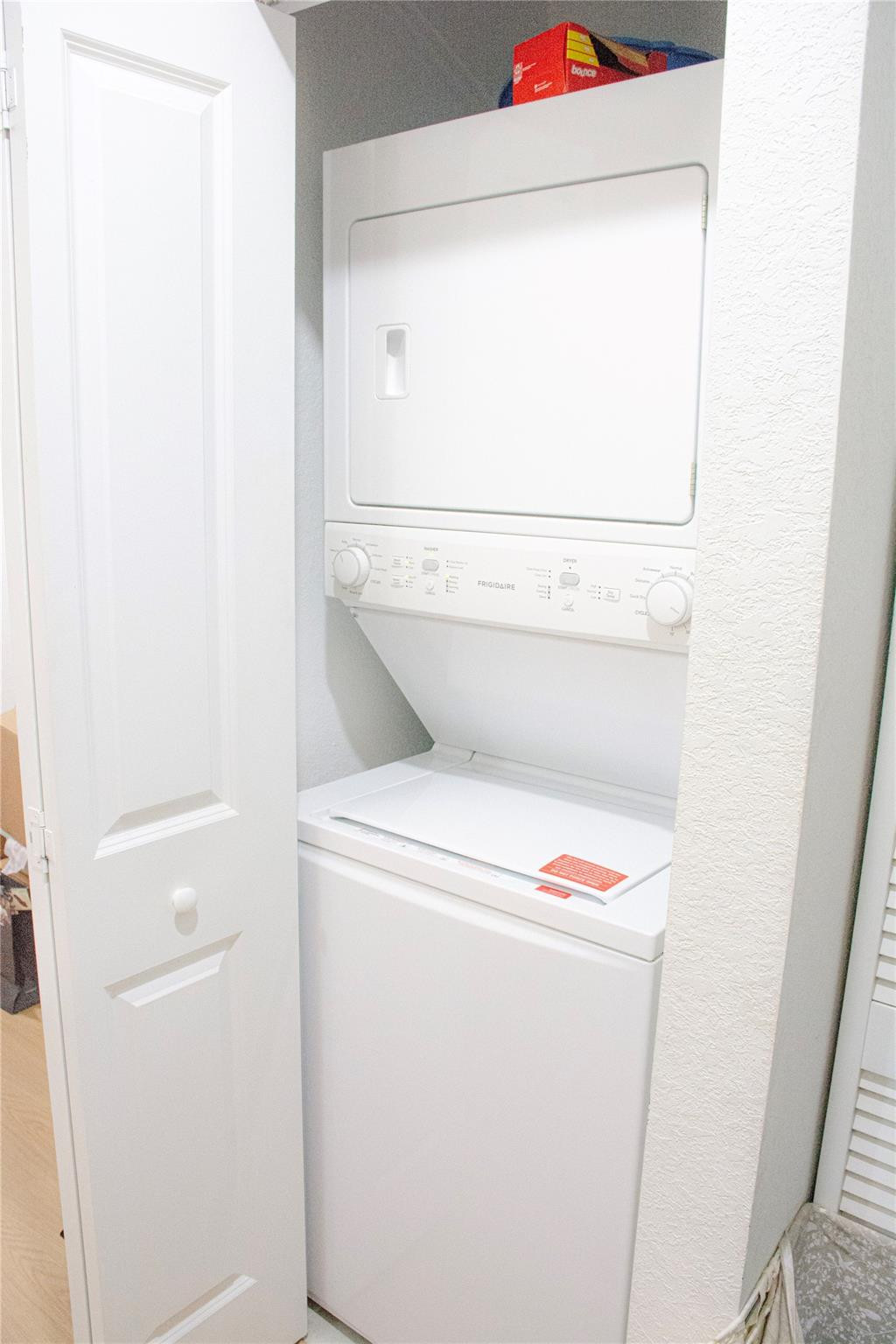 VIA VENTURA - Residential Lease