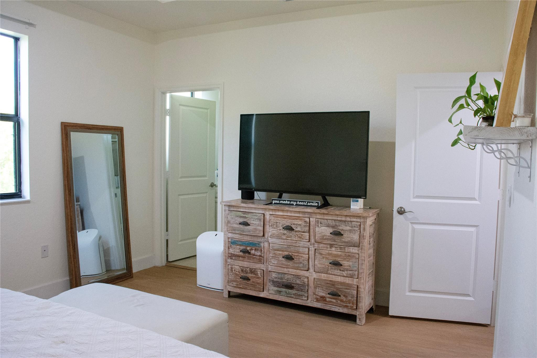 VIA VENTURA - Residential Lease