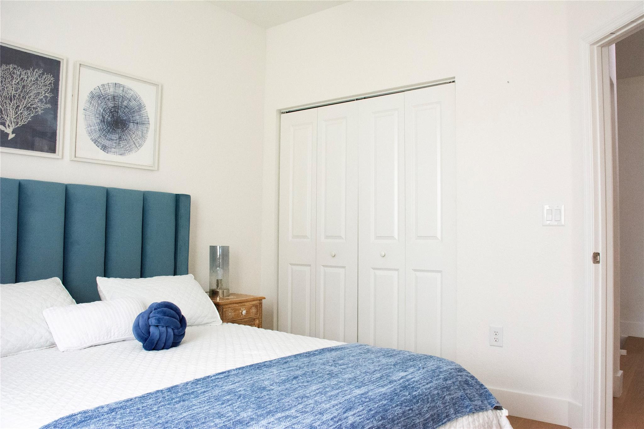 VIA VENTURA - Residential Lease