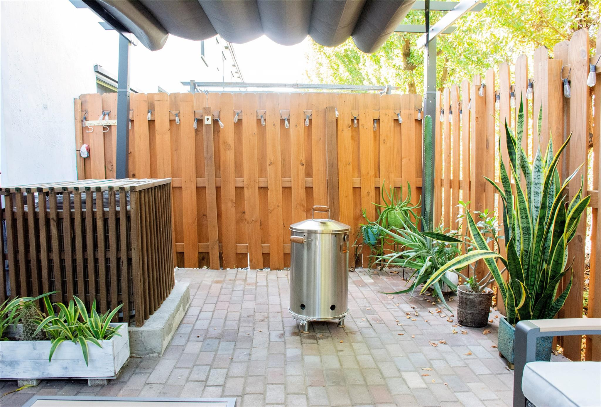 VIA VENTURA - Residential Lease