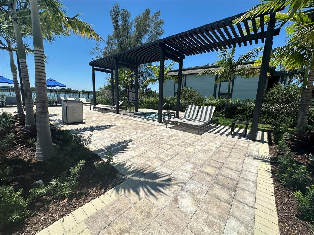 VIA VENTURA - Residential Lease