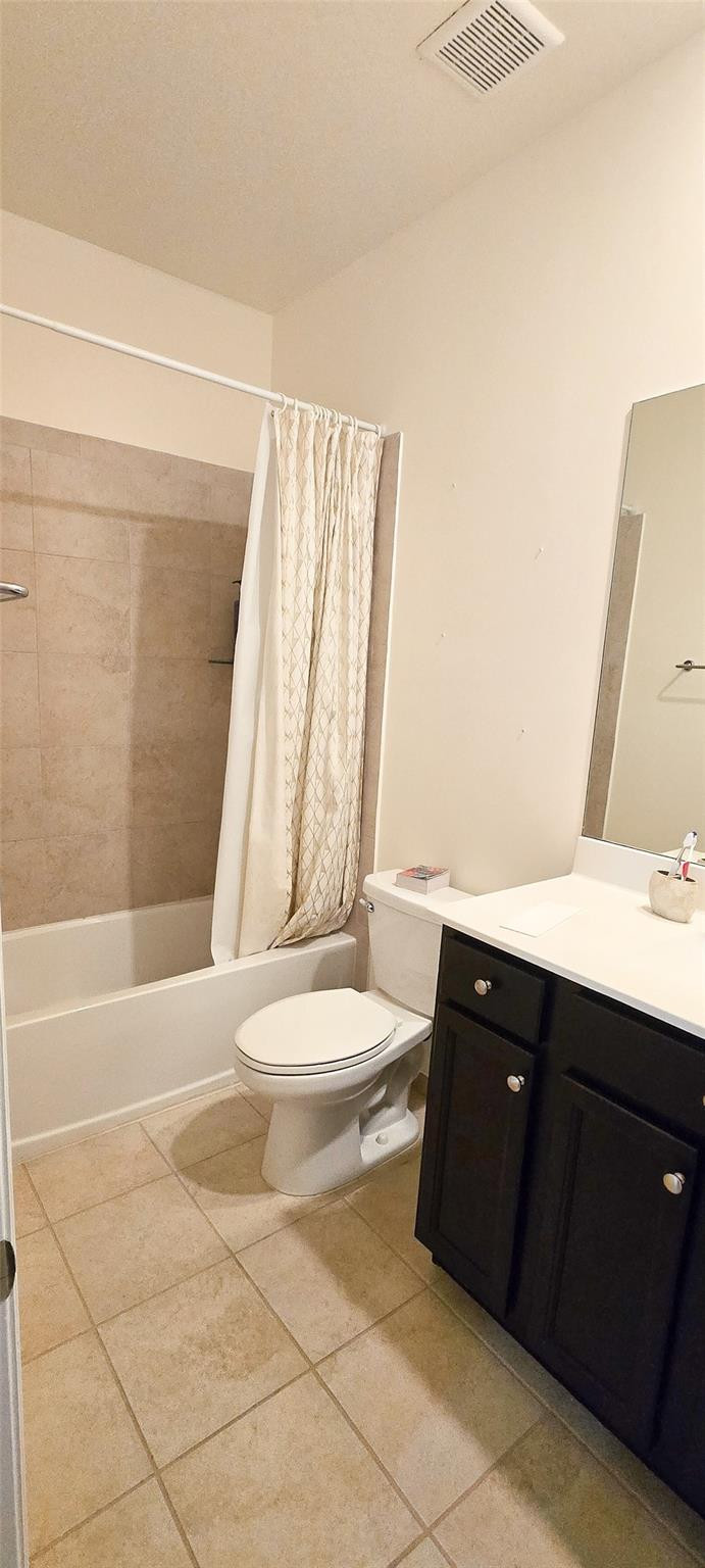 VIA VENTURA - Residential Lease