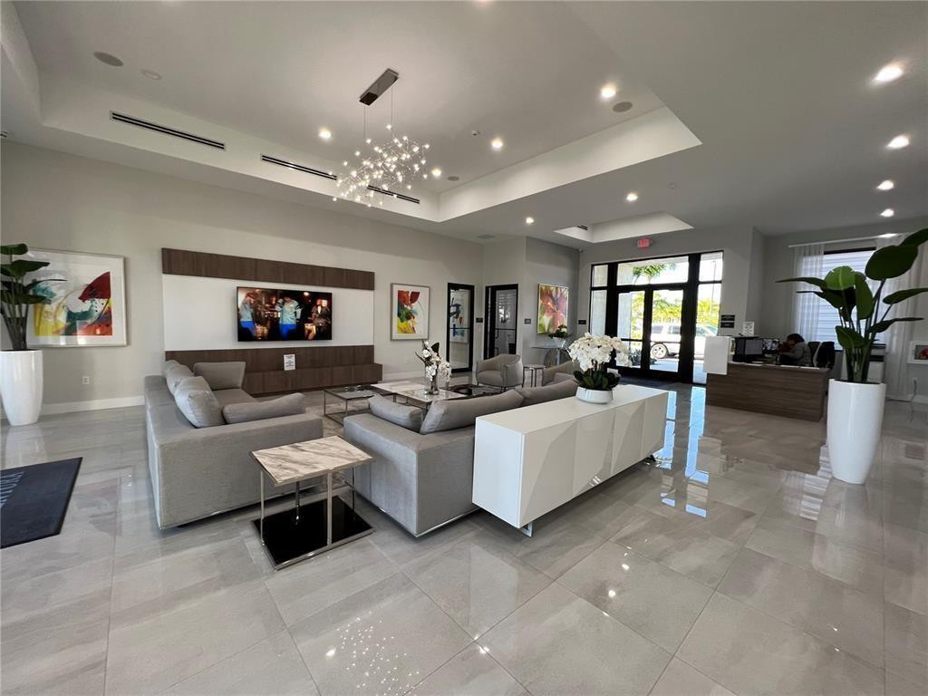 VIA VENTURA - Residential Lease