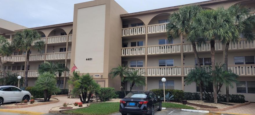 This 2-bedroom, 2-bathroom unit with elevator or steps to the 4th floor overlooking a Lake, and Gulf Course. This is a desirable 55+ Community. Experience and enjoy a Country Club Lifestyle without paying a country club price. This community features 18-hole Golf Courses, Tennis, Heated Pool, Sauna, On-site Pharmacy, Club House, Library, Theater, Game Rooms, Community Courtesy Bus Transportations, Bistro, Pickleball, Gym and Fitness Center, Clubs, and other Club activity for your experiences, and enjoyment. Wynmoor is a 24-hour Manned Gated Community with Security Patrol.