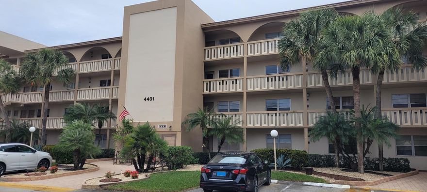 This 2-bedroom, 2-bathroom unit with elevator or steps to the 4th floor overlooking a Lake, and Gulf Course. This is a desirable 55+ Community. Experience and enjoy a Country Club Lifestyle without paying a country club price. This community features 18-hole Golf Courses, Tennis, Heated Pool, Sauna, On-site Pharmacy, Club House, Library, Theater, Game Rooms, Community Courtesy Bus Transportations, Bistro, Pickleball, Gym and Fitness Center, Clubs, and other Club activity for your experiences, and enjoyment. Wynmoor is a 24-hour Manned Gated Community with Security Patrol.