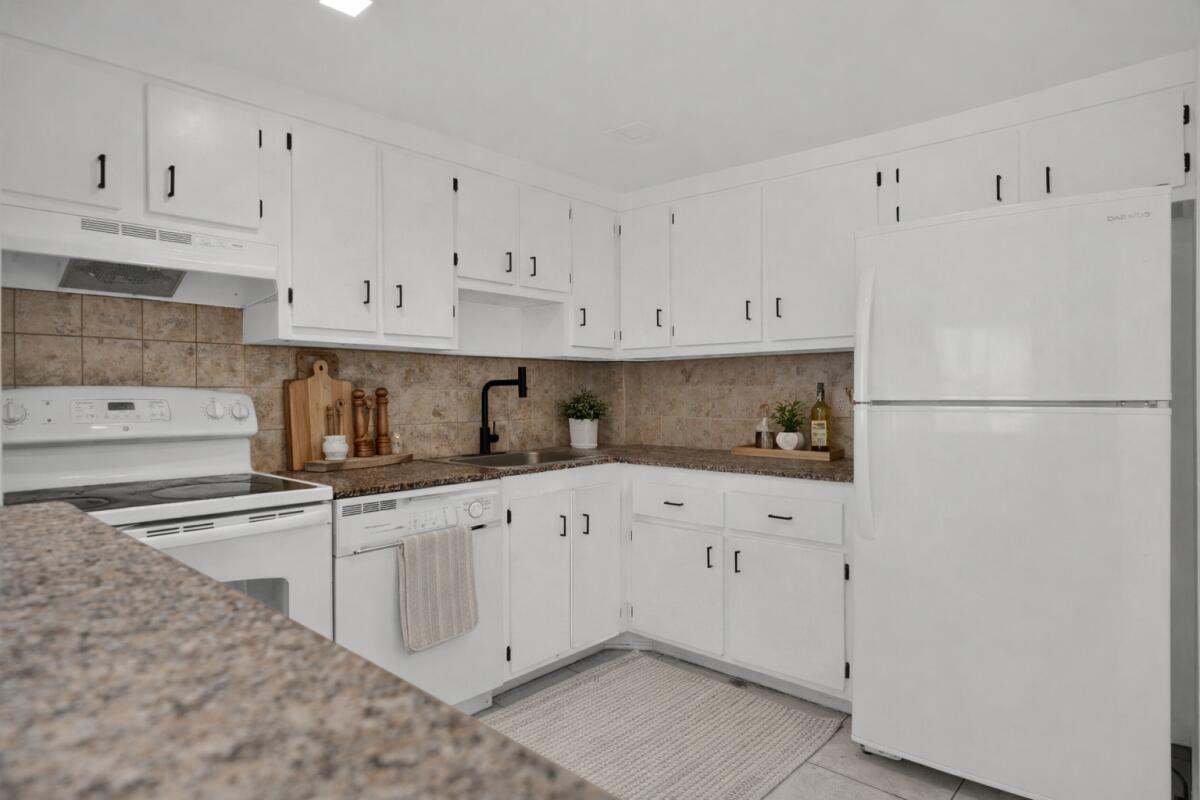 WOODSIDE APTS CONDO - Residential