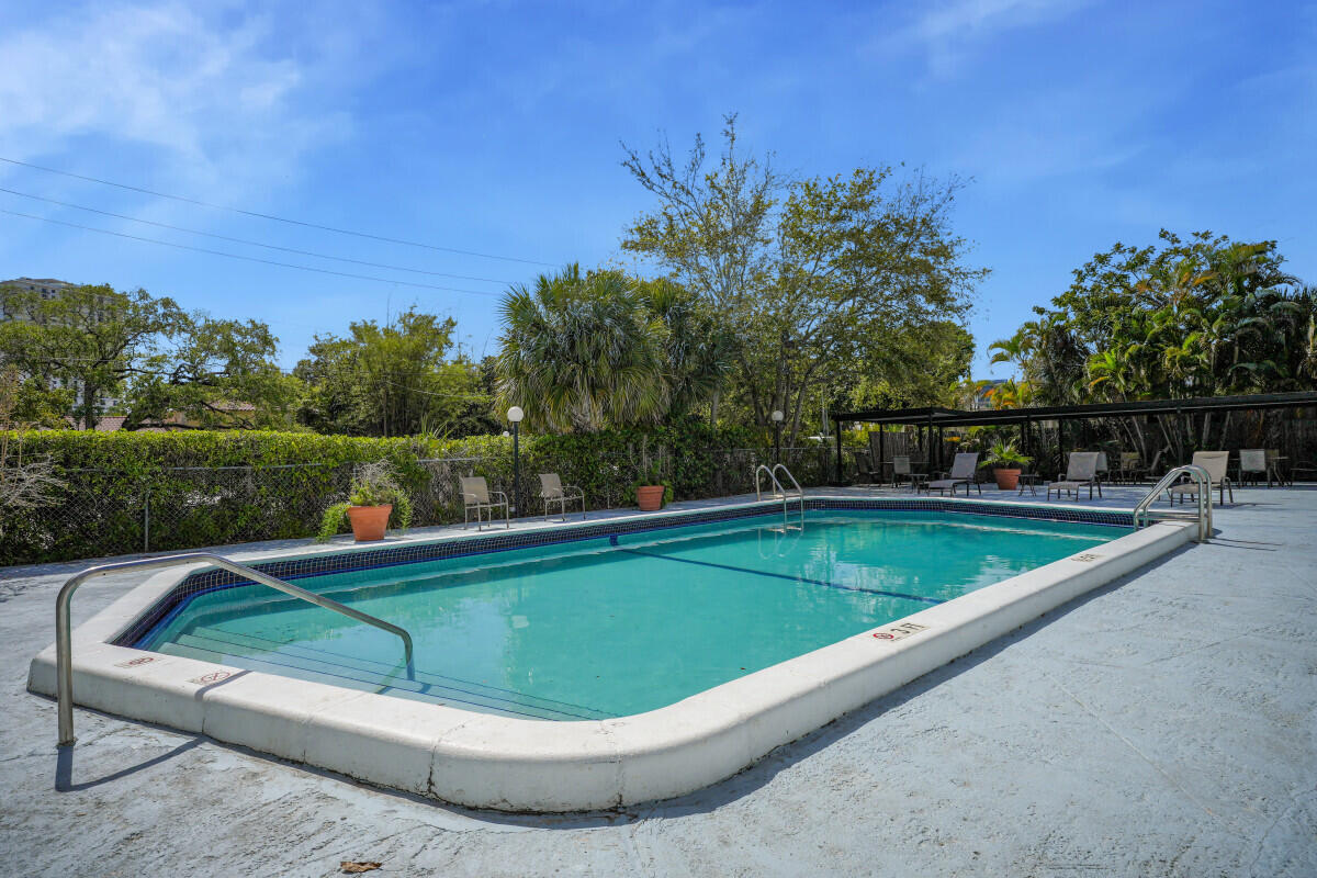 WOODSIDE APTS CONDO - Residential