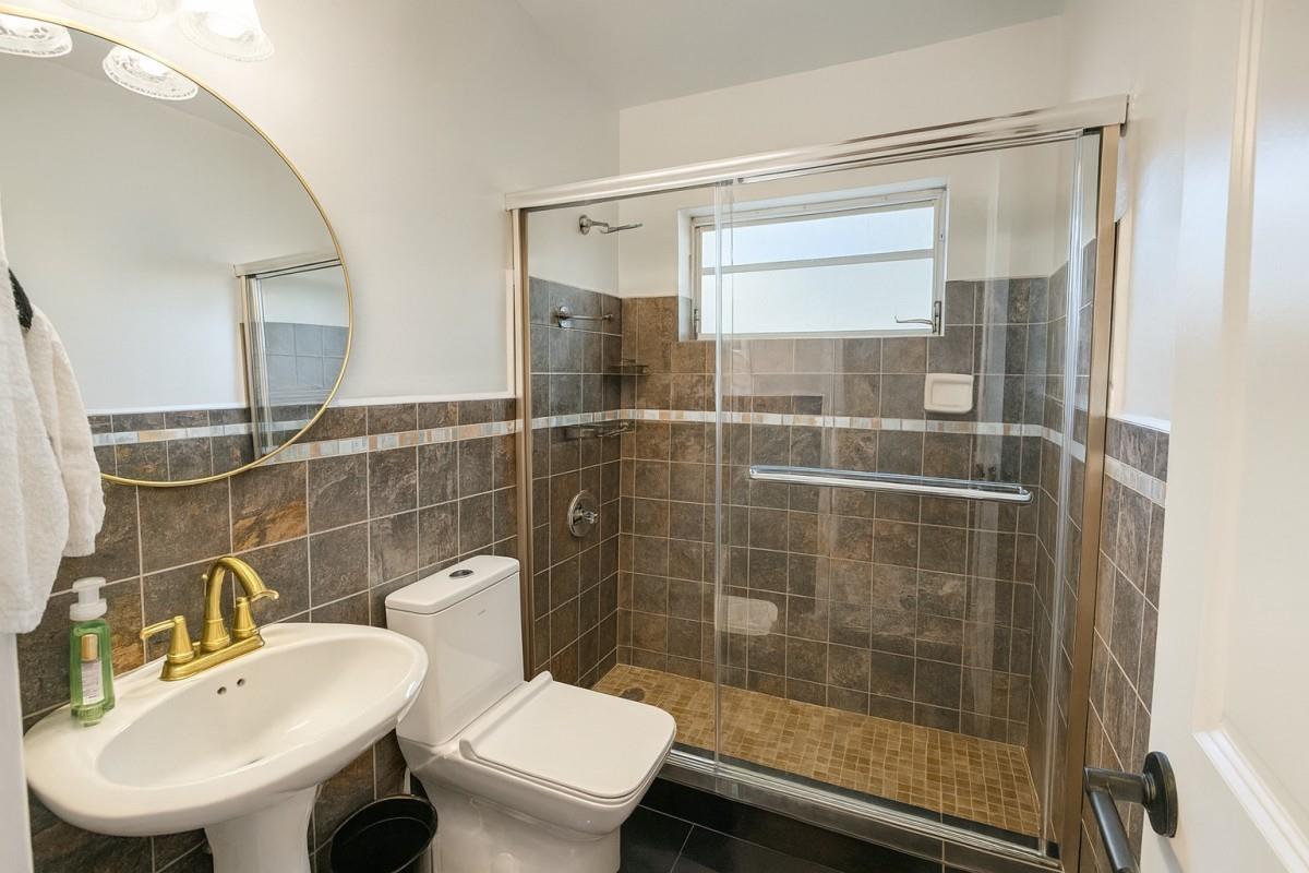 RIVERDALE - Residential Lease