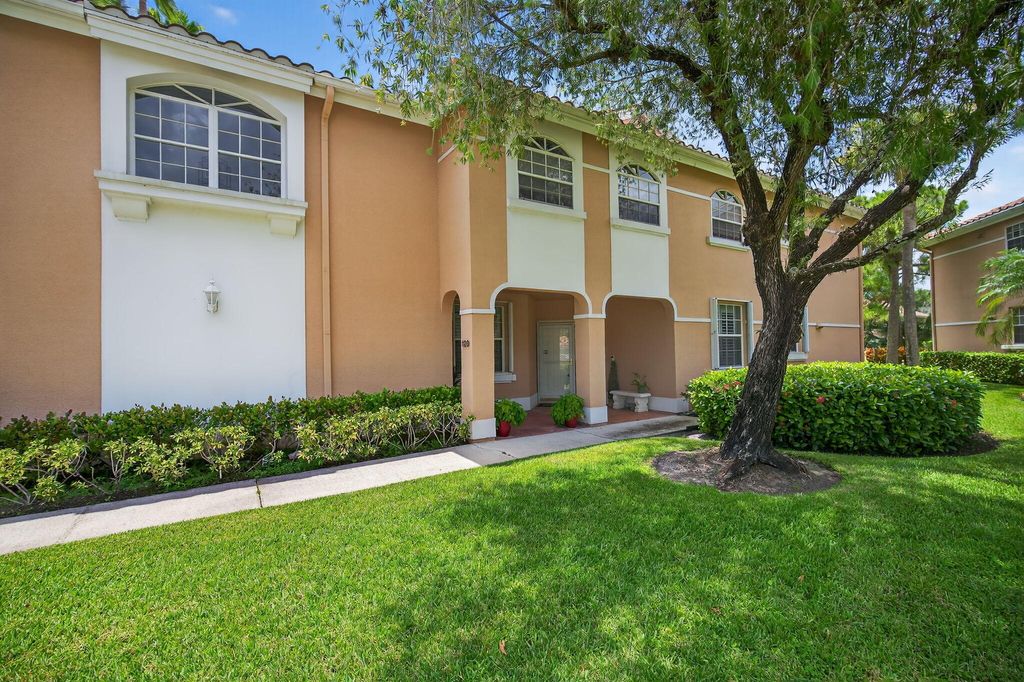 Photo of 120 Legendary Circle, Palm Beach Gardens, FL 33418 (MLS # R11112188)