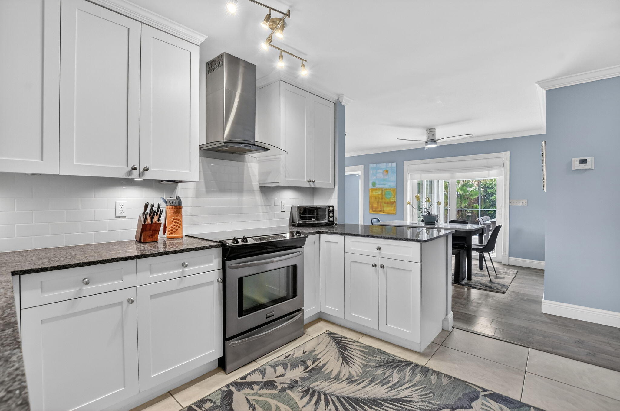 BOCA RATON SQUARE - Residential