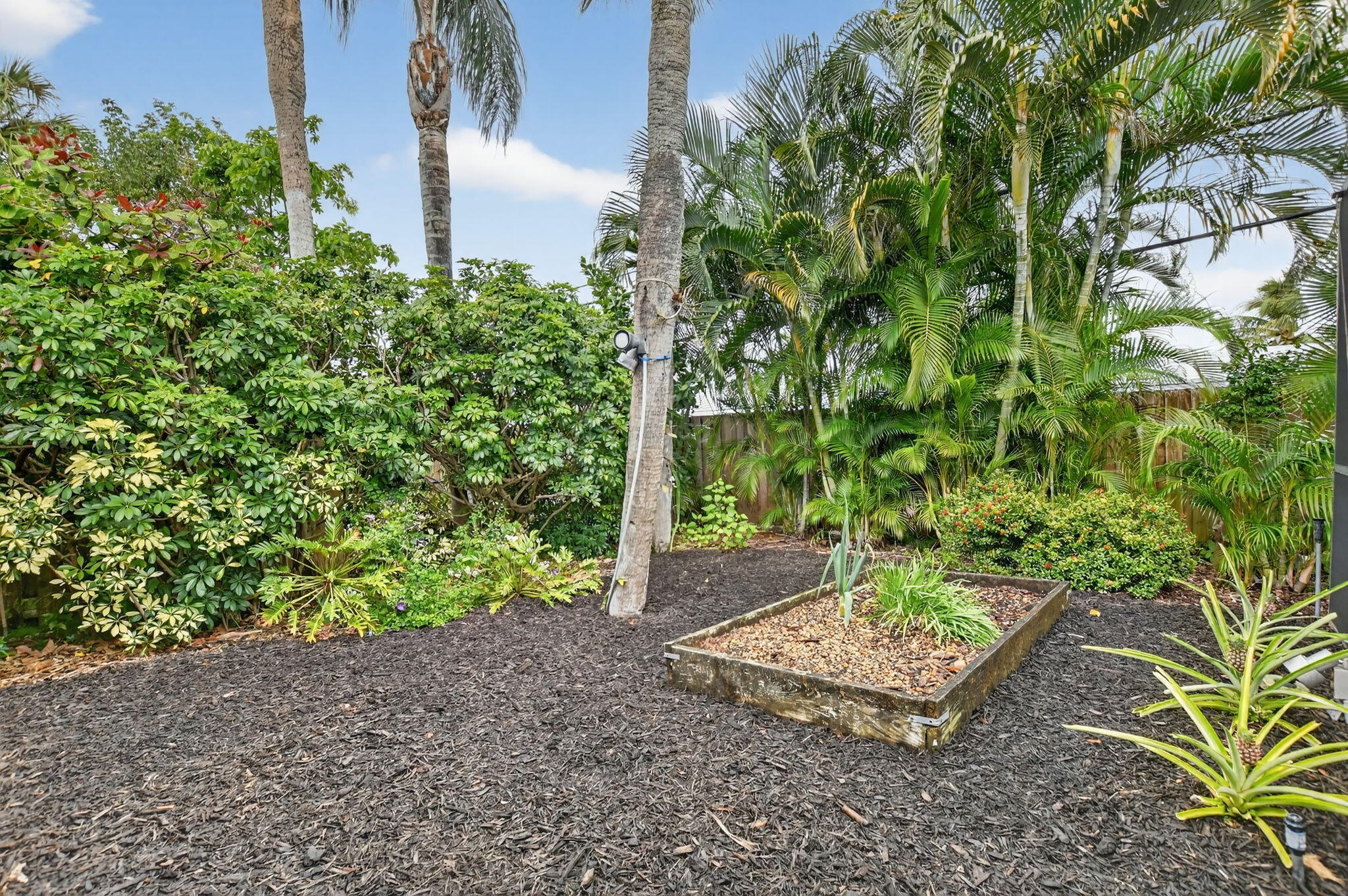 BOCA RATON SQUARE - Residential