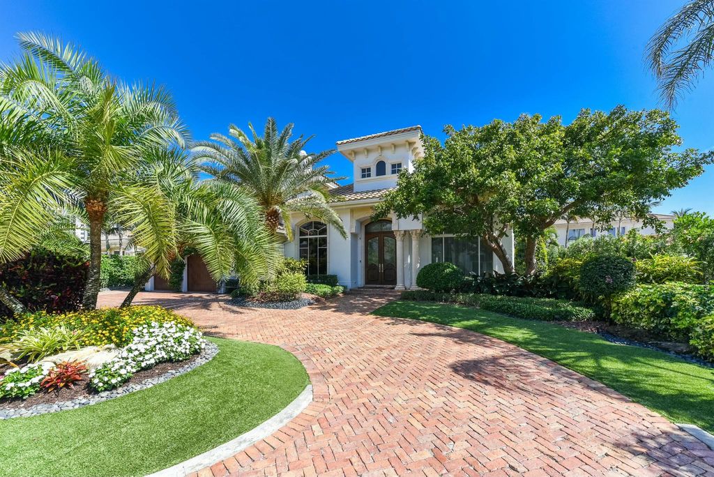 Photo of 147 Thatch Palm Cove, Boca Raton, FL 33432 (MLS # R11081466)