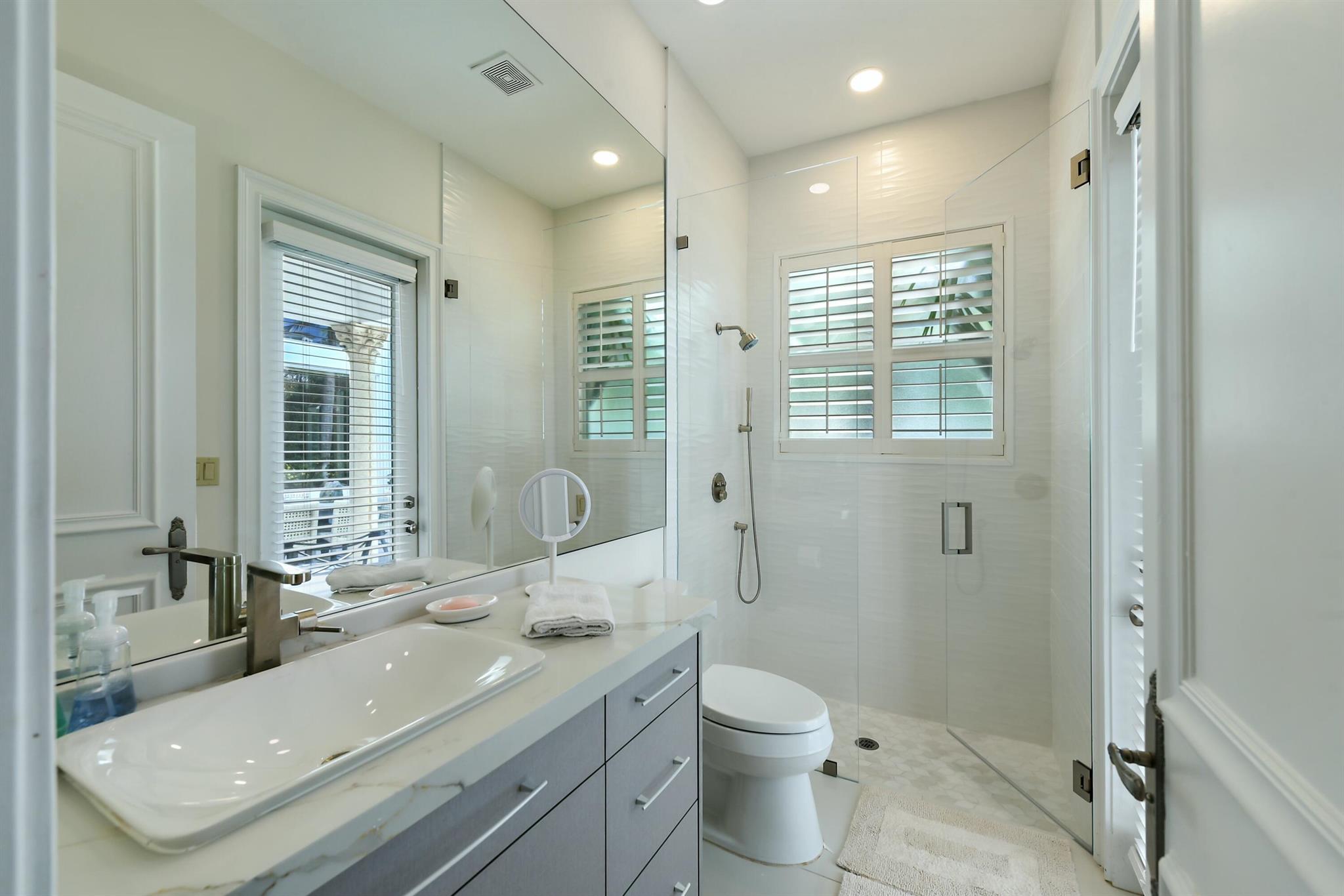 ROYAL PALM YACHT & COUNTR - Residential