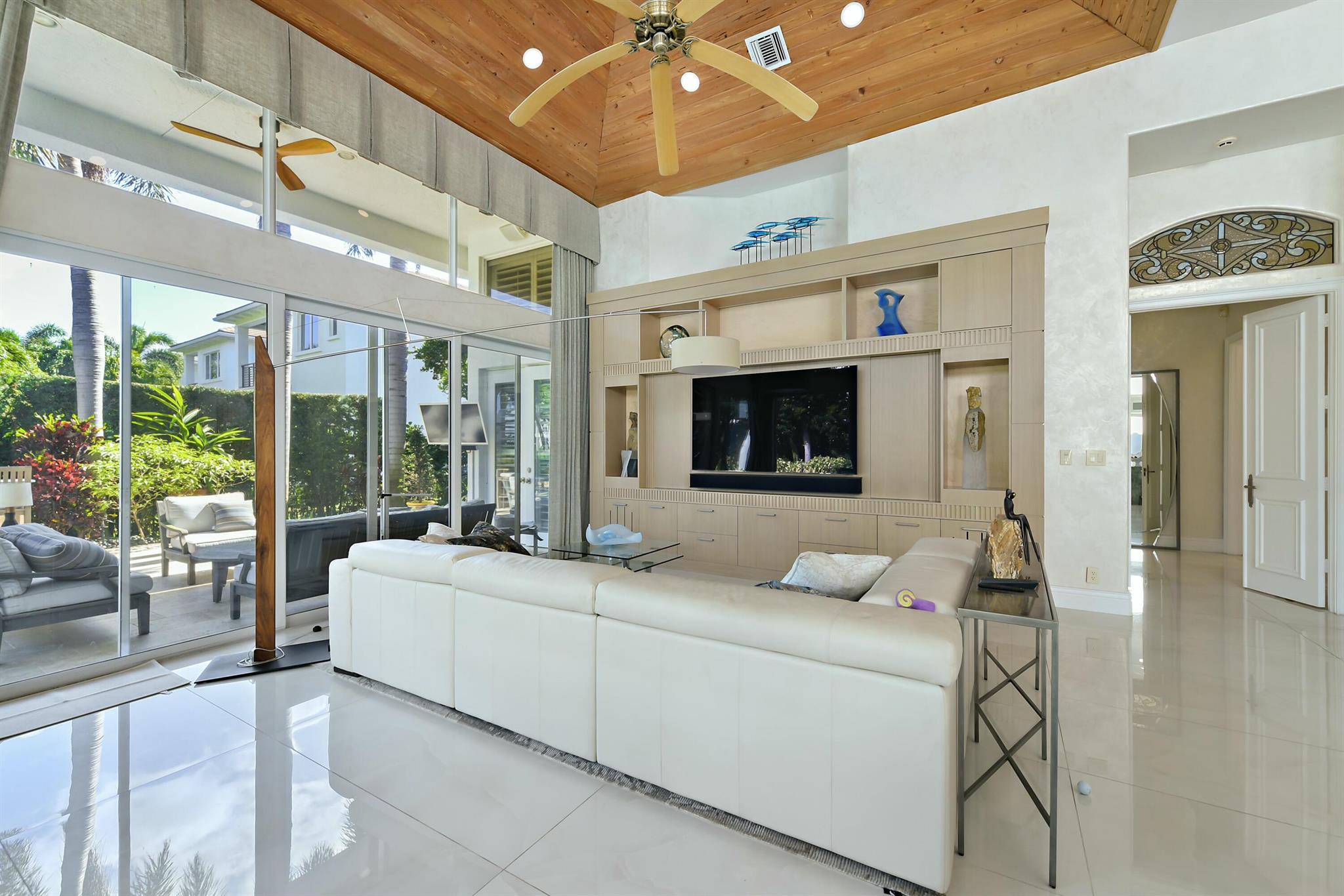 ROYAL PALM YACHT & COUNTR - Residential