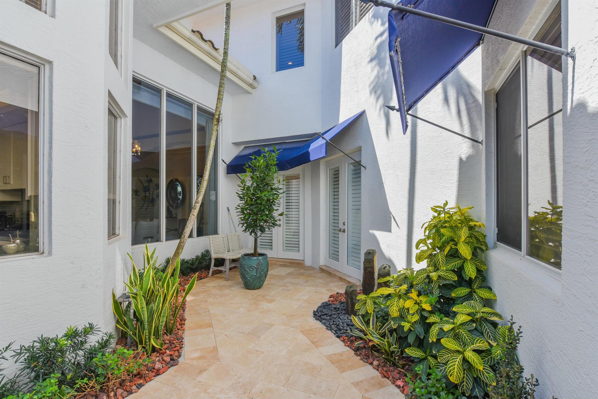 ROYAL PALM YACHT & COUNTR - Residential