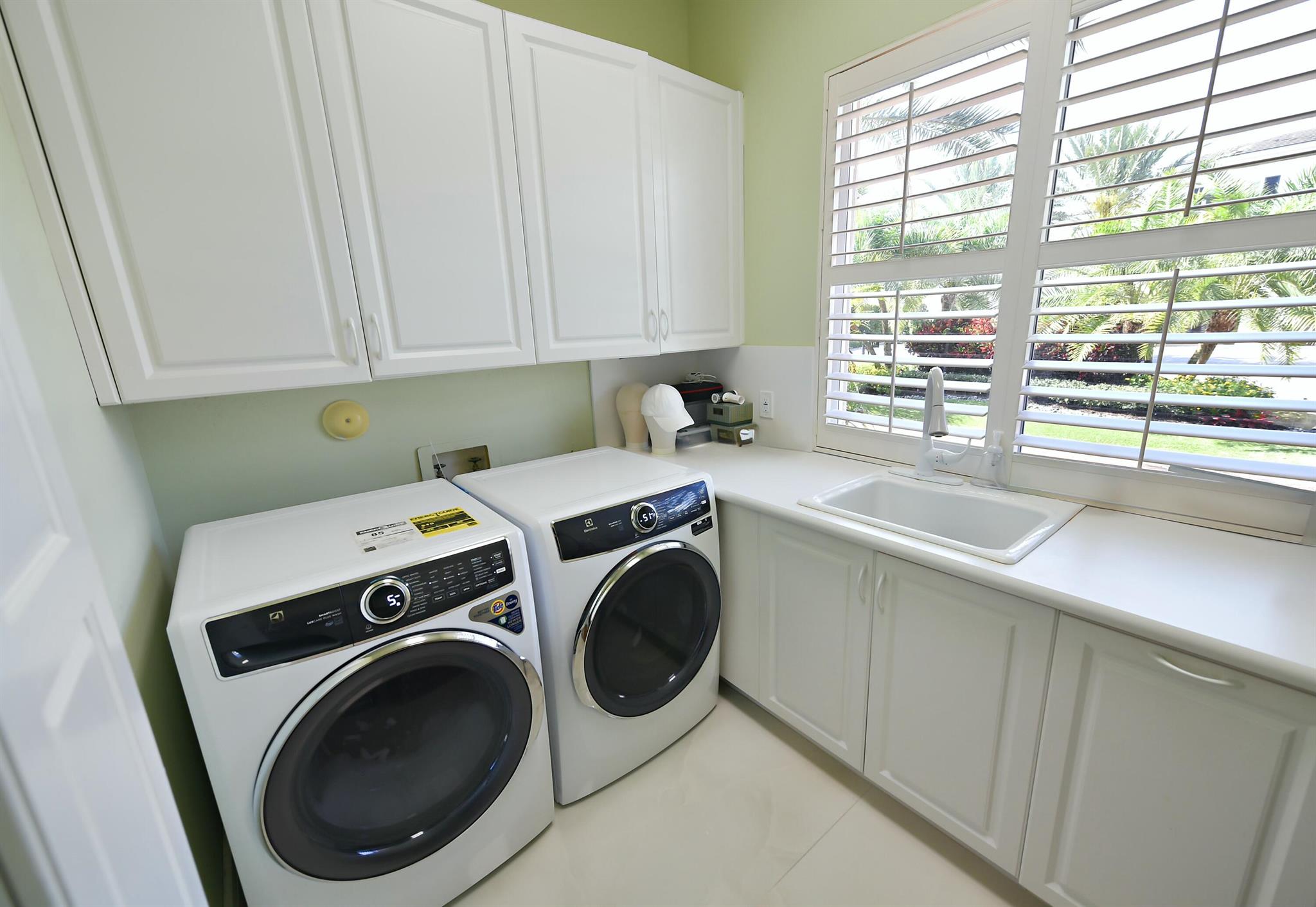 ROYAL PALM YACHT & COUNTR - Residential