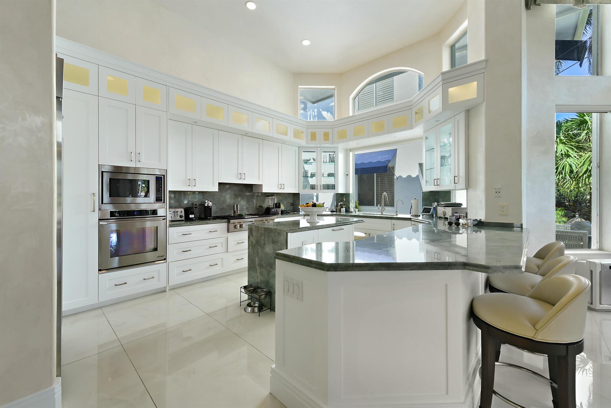 ROYAL PALM YACHT & COUNTR - Residential