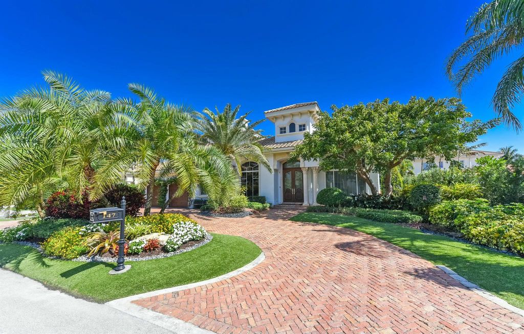 Photo of 147 Thatch Palm Cove, Boca Raton, FL 33432 (MLS # R11081466)