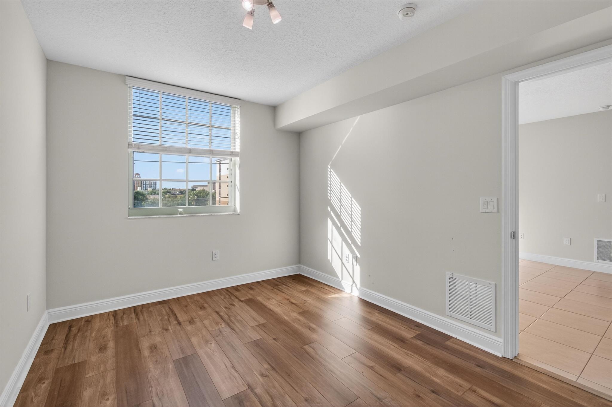 610 CLEMATIS CONDO - Residential