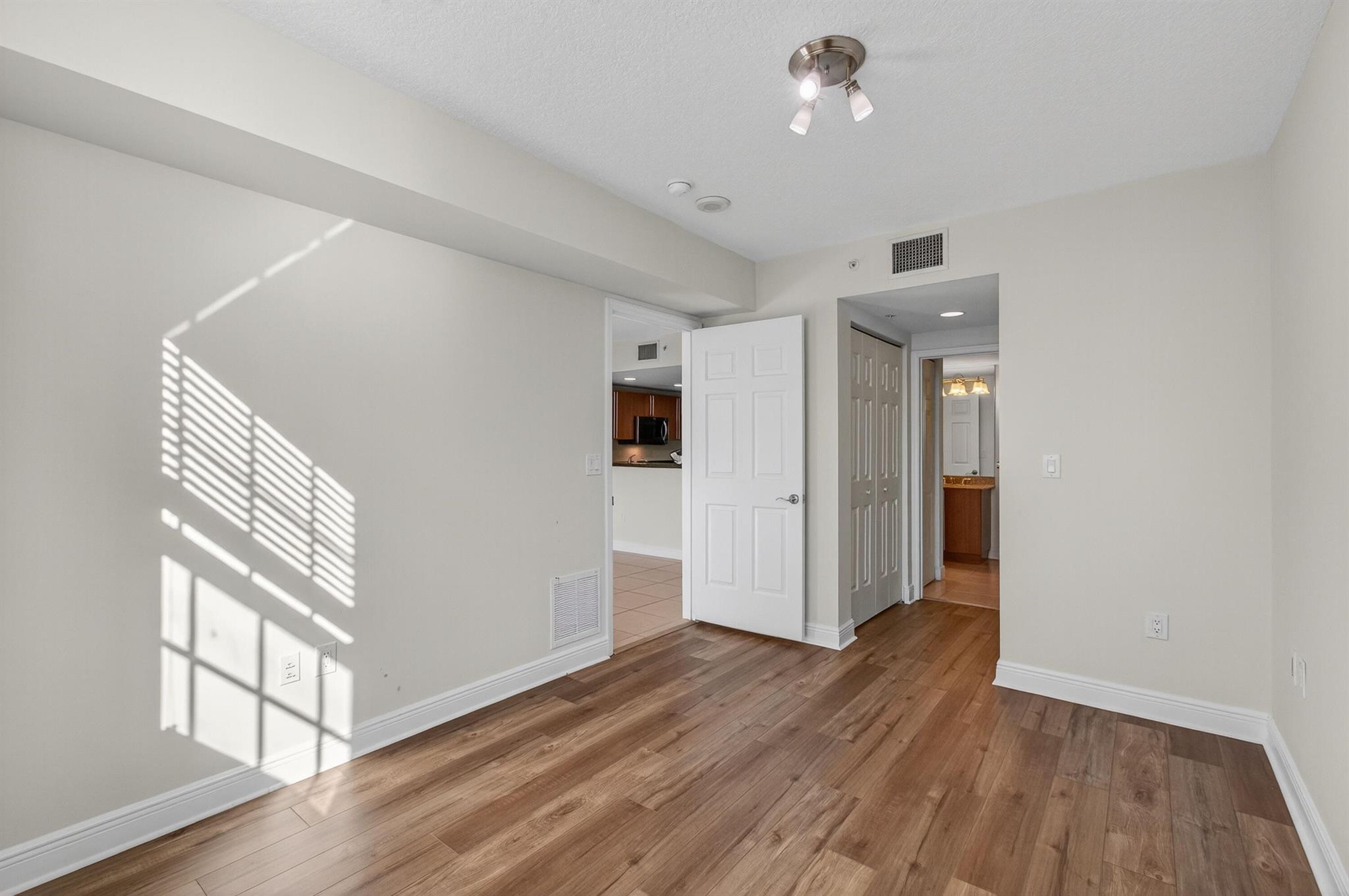 610 CLEMATIS CONDO - Residential