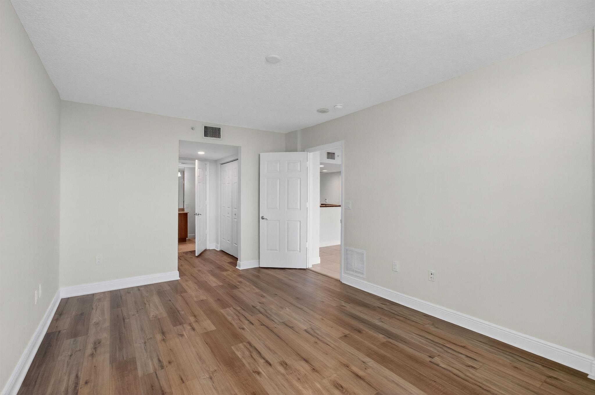 610 CLEMATIS CONDO - Residential