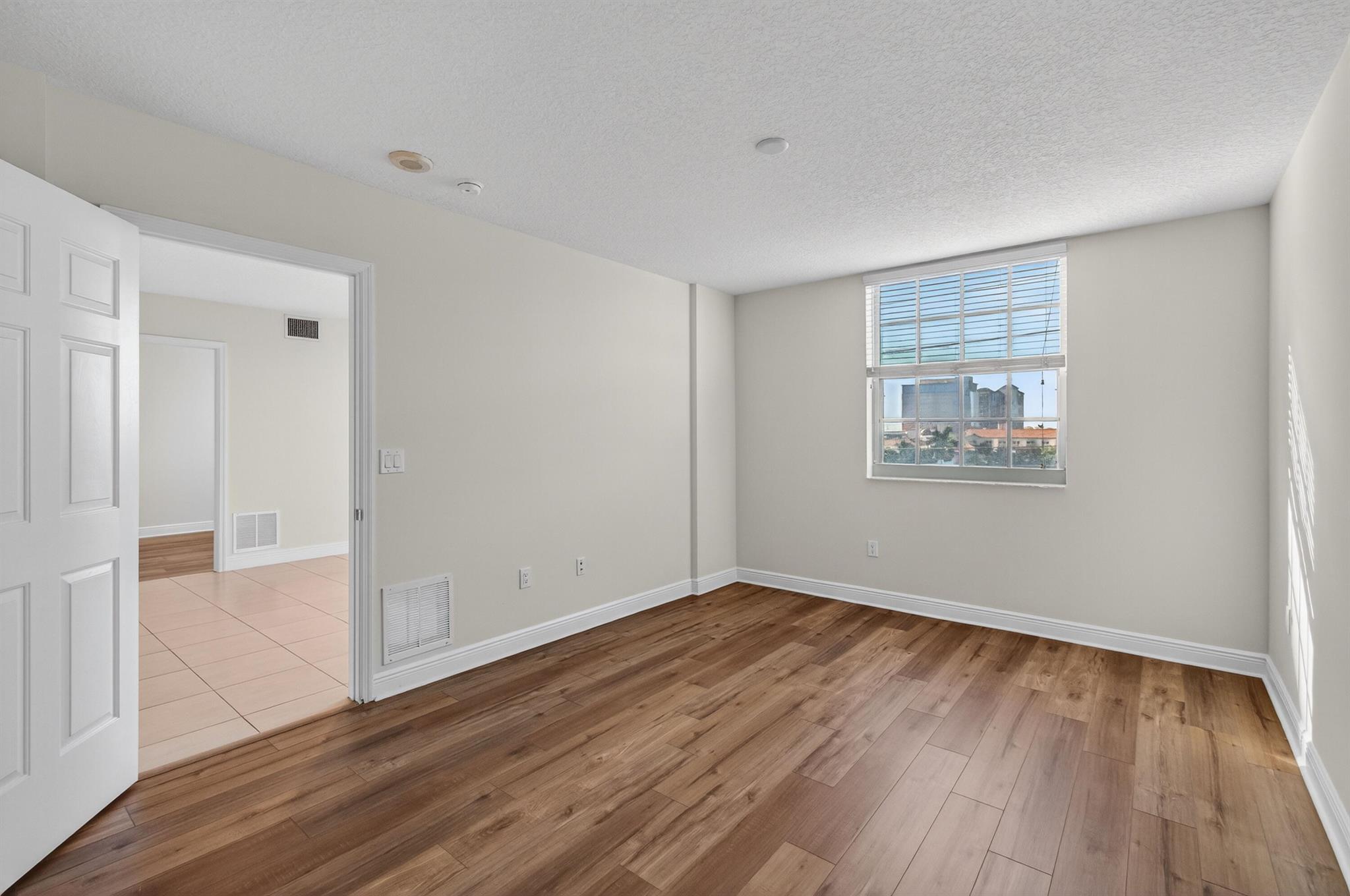 610 CLEMATIS CONDO - Residential