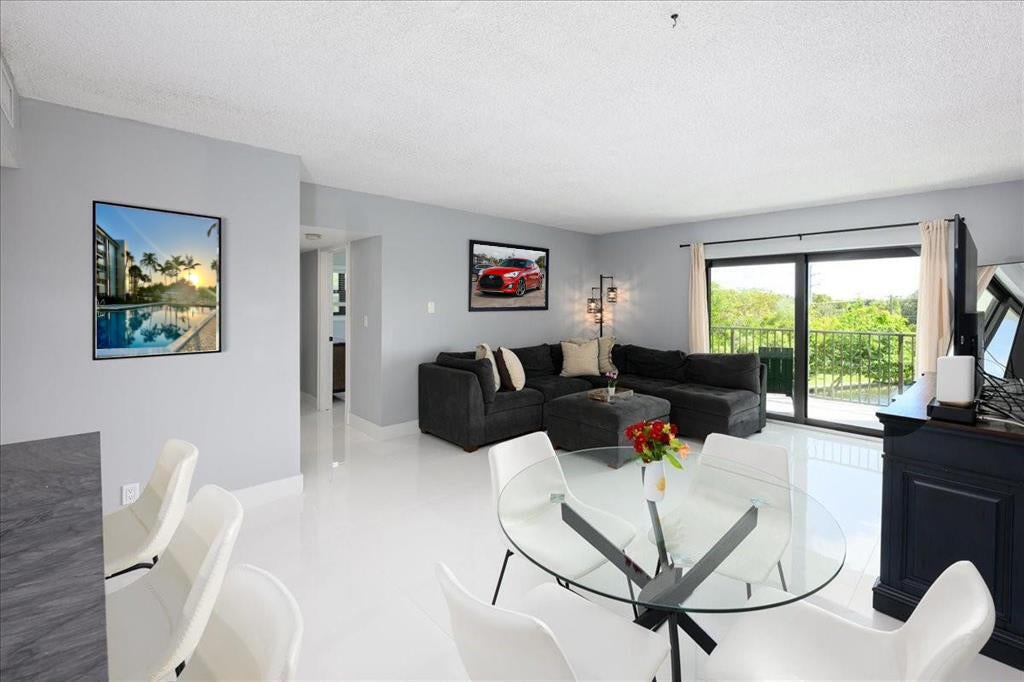 900 River Reach Drive 425
