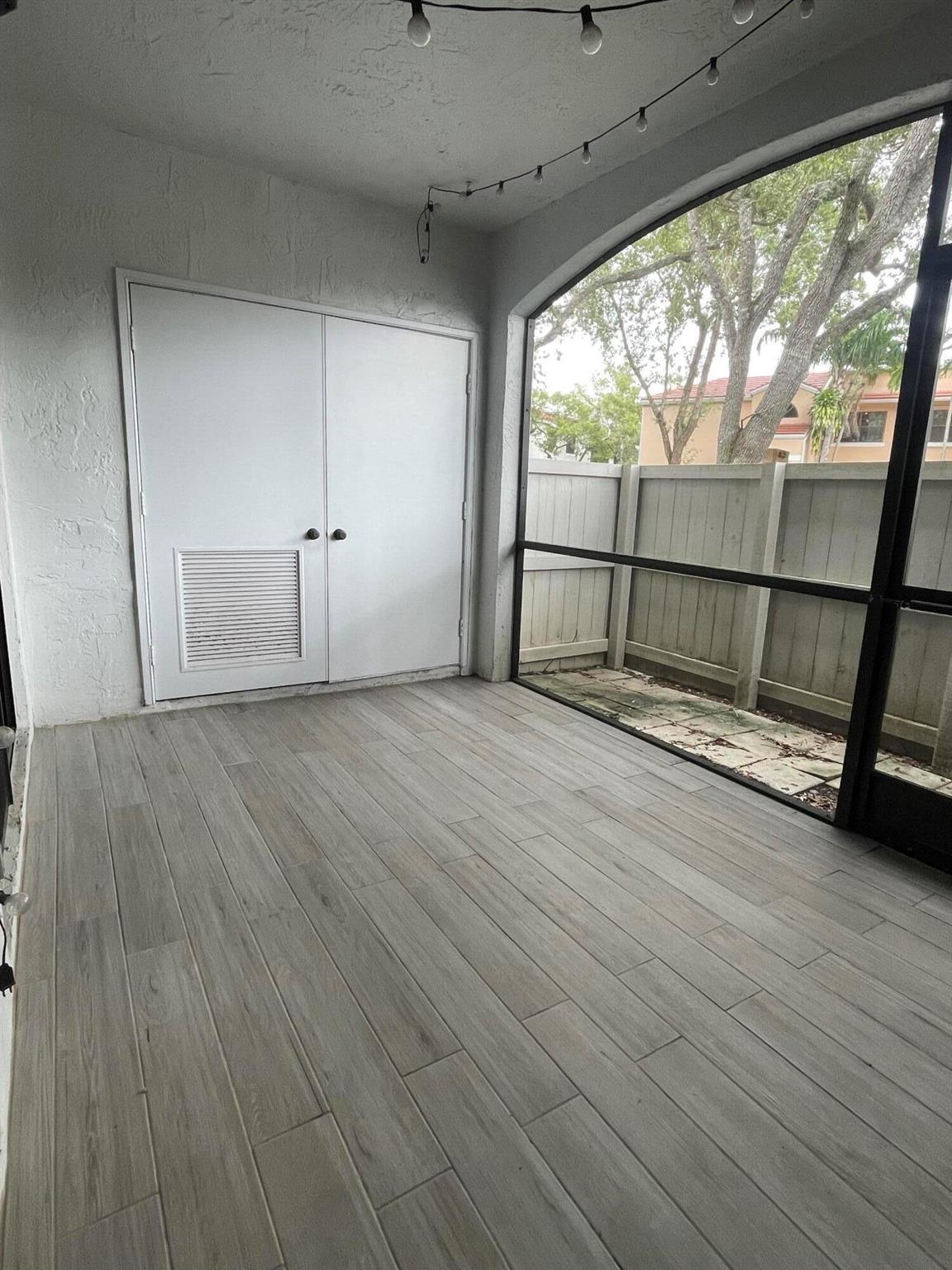 PIERPOINTE FIVE CONDO I - Residential