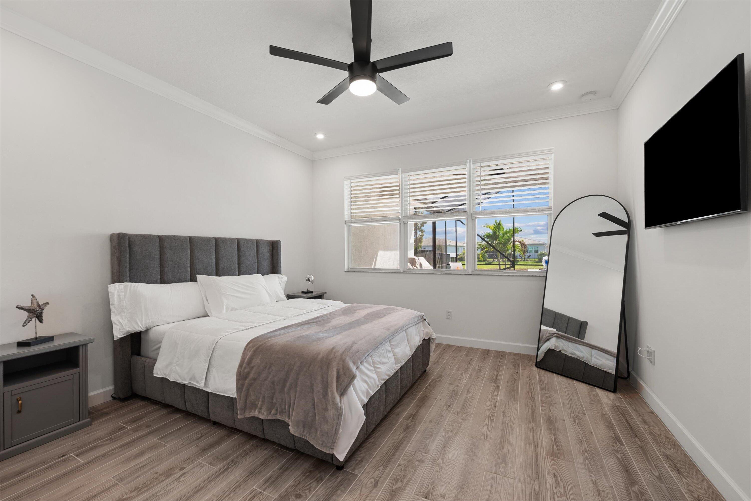 TELARO AT SOUTHERN GROVE - Residential