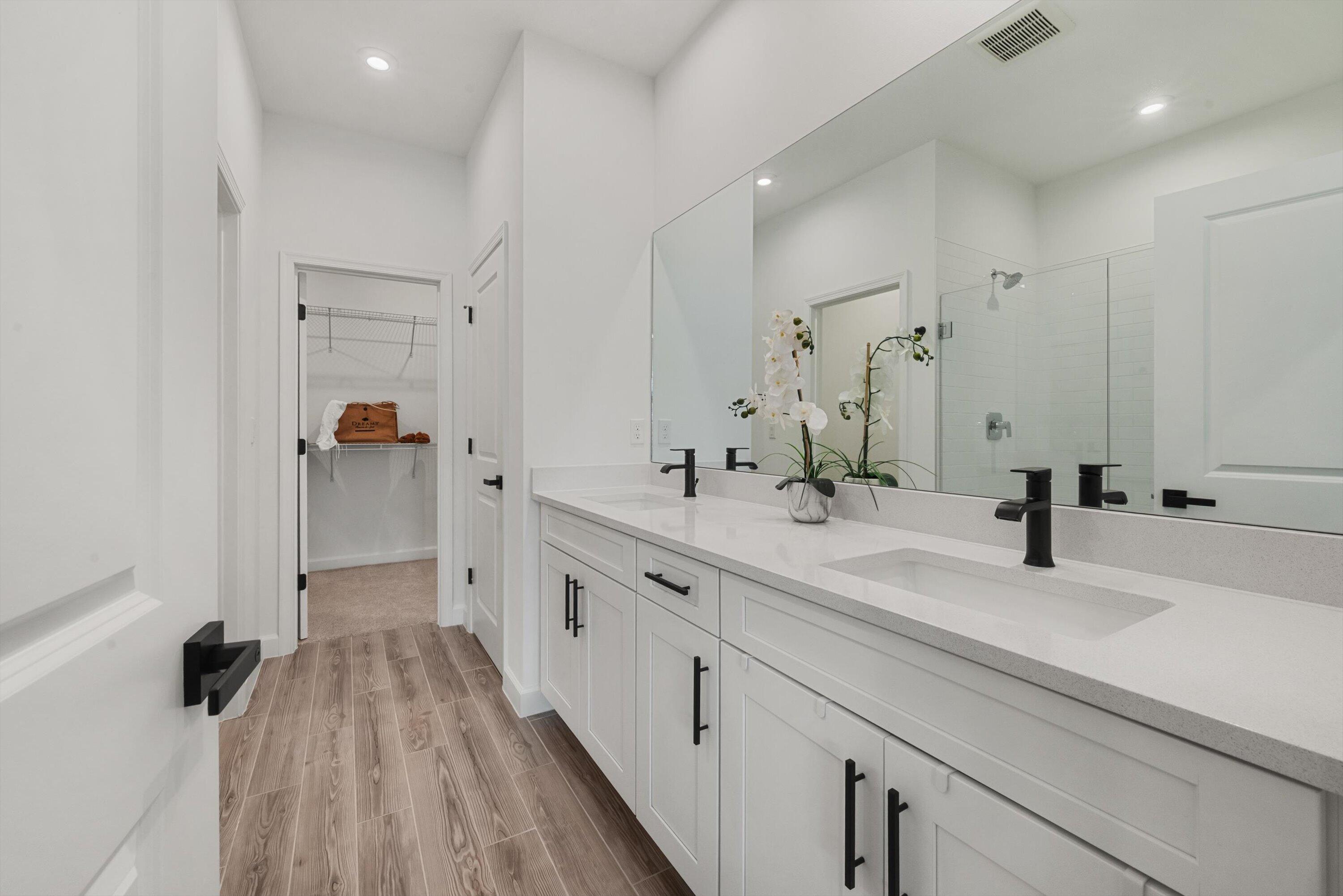 TELARO AT SOUTHERN GROVE - Residential