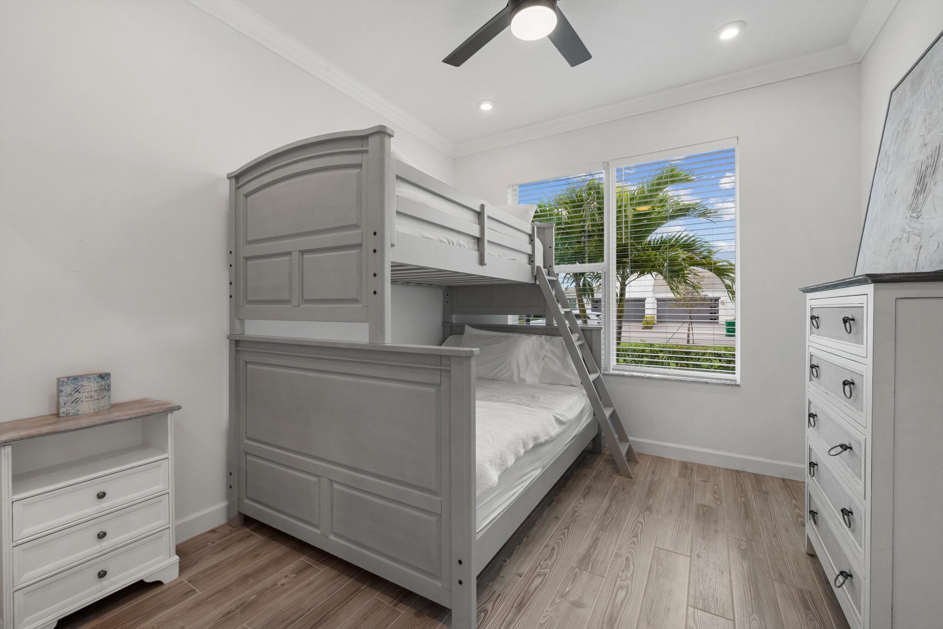 TELARO AT SOUTHERN GROVE - Residential