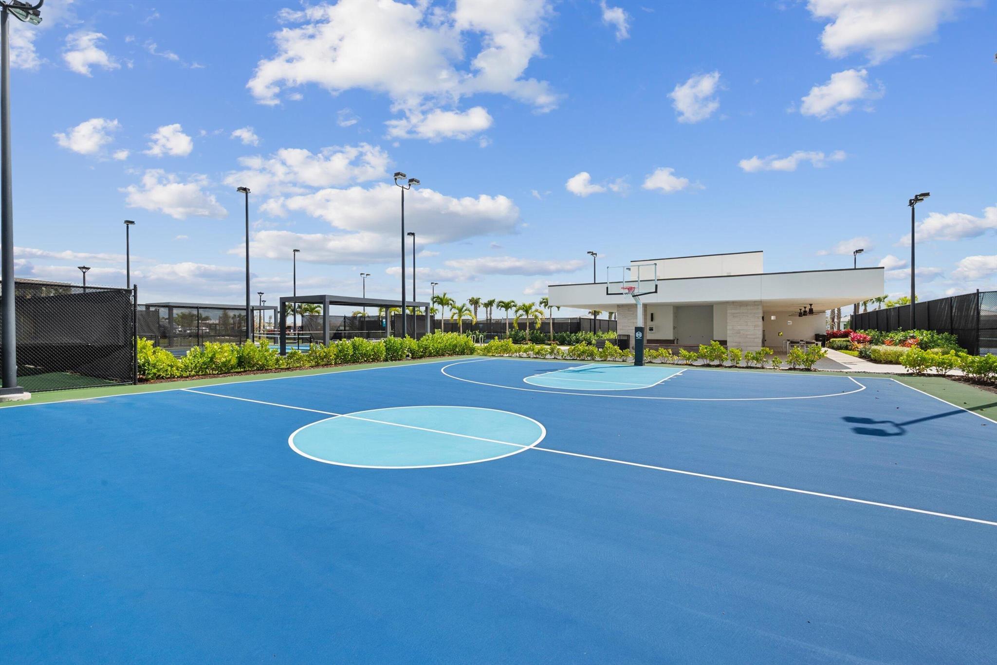 TELARO AT SOUTHERN GROVE - Residential