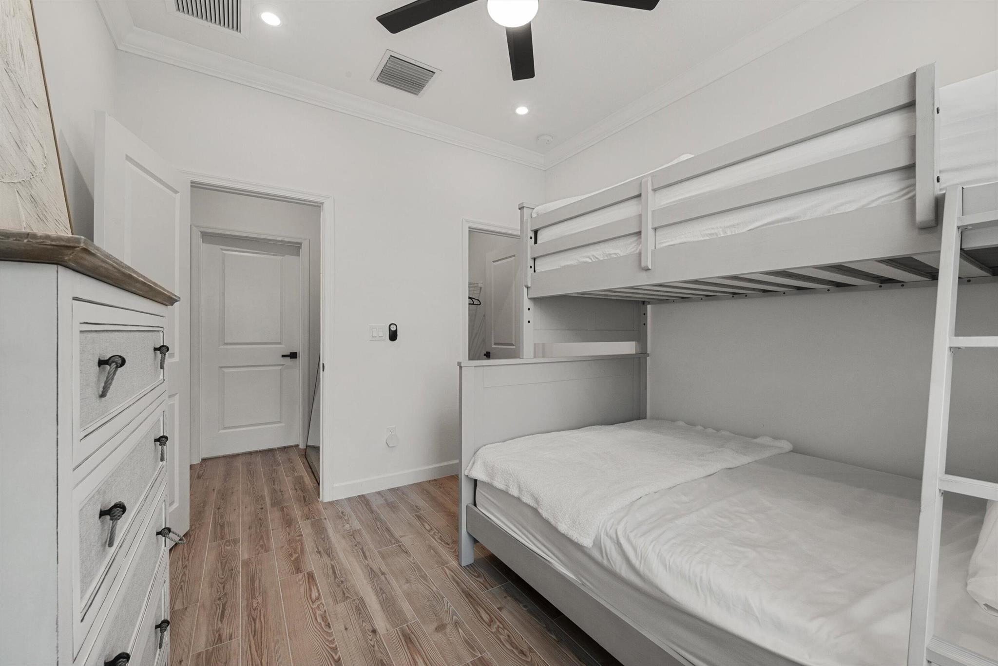 TELARO AT SOUTHERN GROVE - Residential