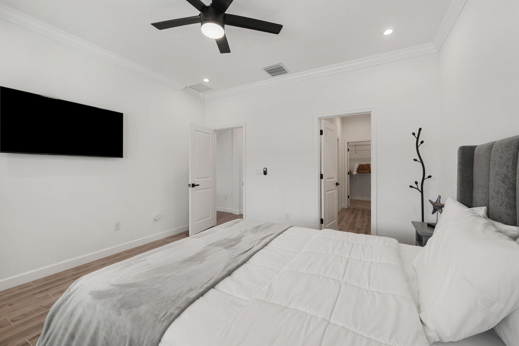 TELARO AT SOUTHERN GROVE - Residential